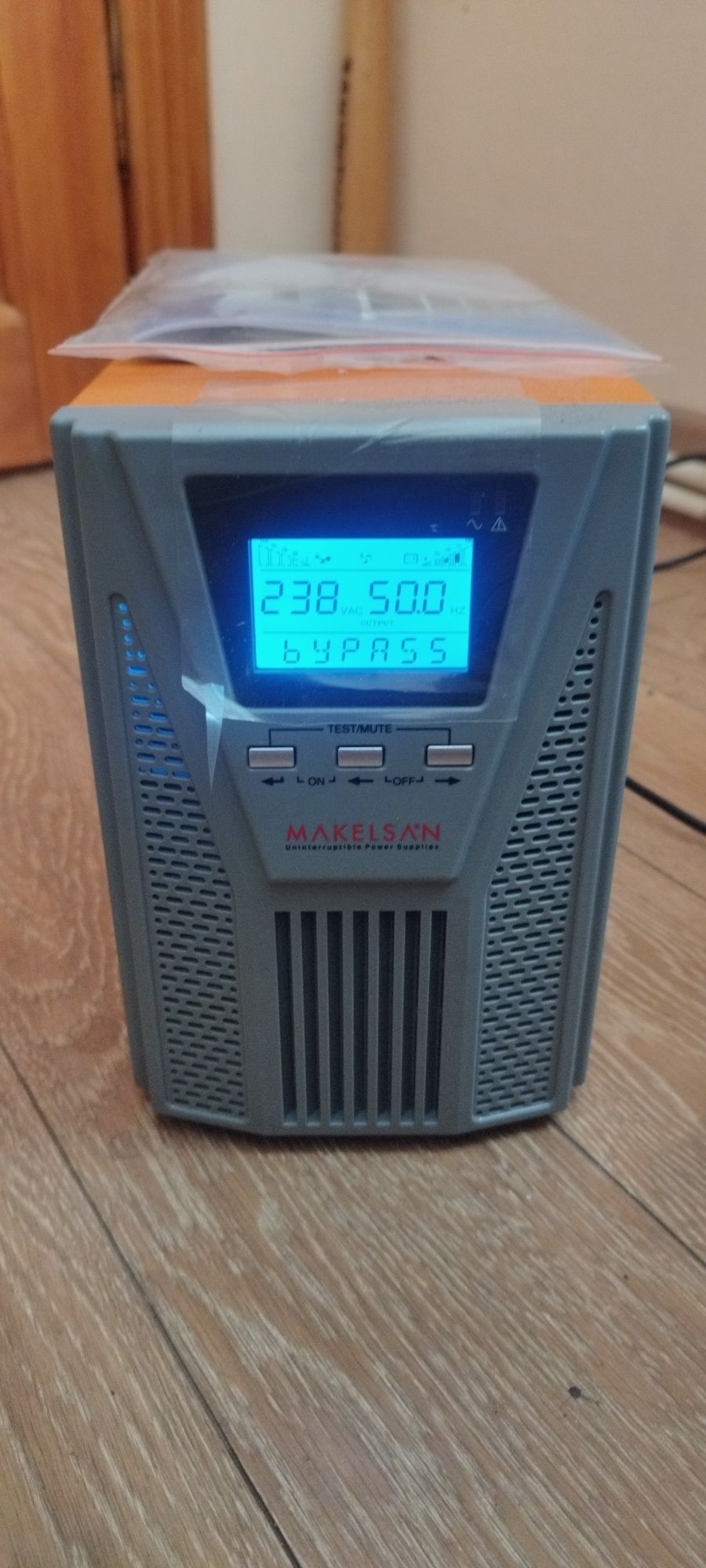 Джерело безперебійного живлення MAKELSAN Se-1kVA-LCD з правил. синус-ю