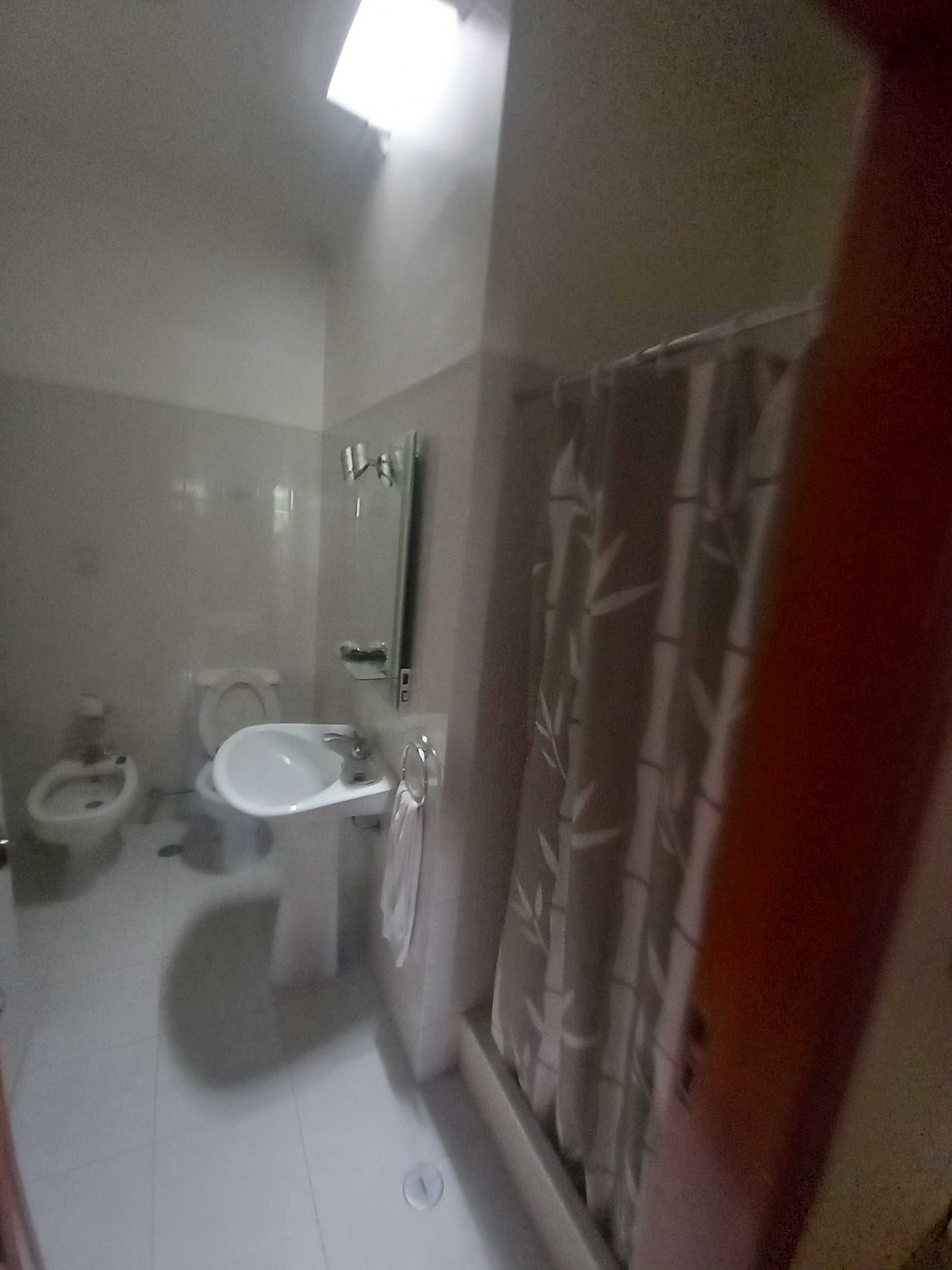 Alugo quarto em Sete Casas(Loures),ao pe da Hovione.