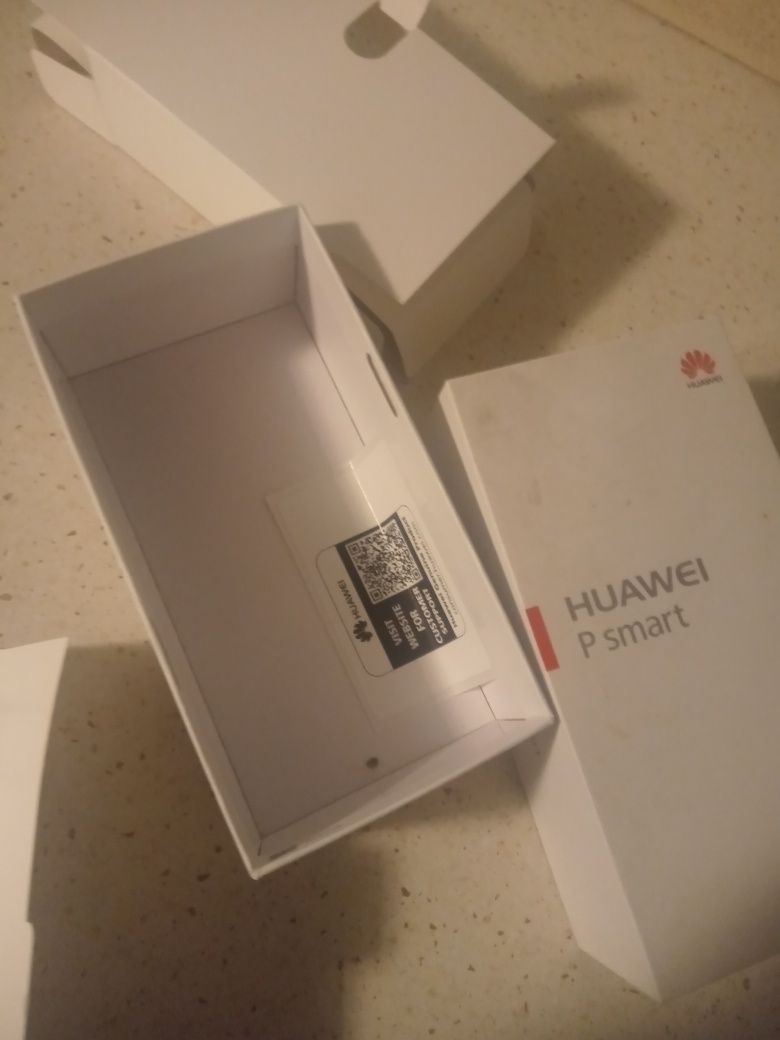 Pudełko od telefonu Huawei p smart