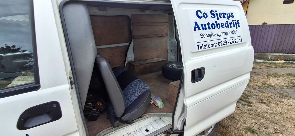 Mitsubishi l400 2.5 4d56