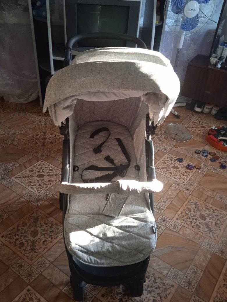 Дитяча коляска ,сіра