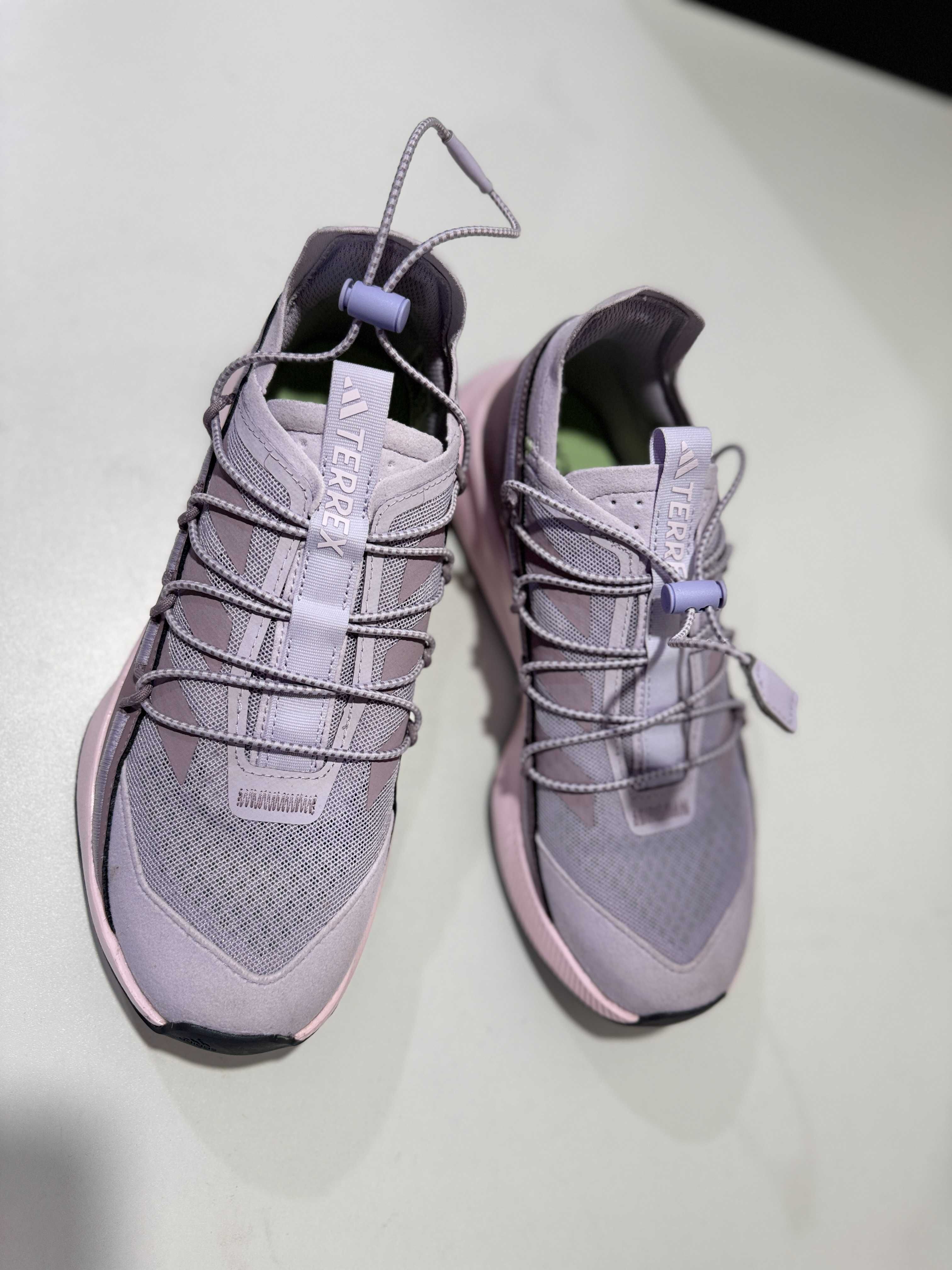 Кросівки жіночі Adidas terrex Voyager 21  ie2594, 39.5р