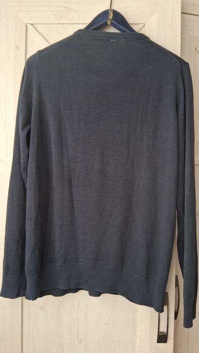 Sweter męski w serek