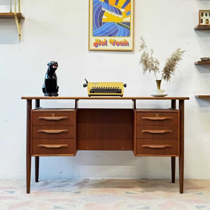 Biurko tekowe wolnostojące, Dania lata 60/70, vintage, mid-c modern