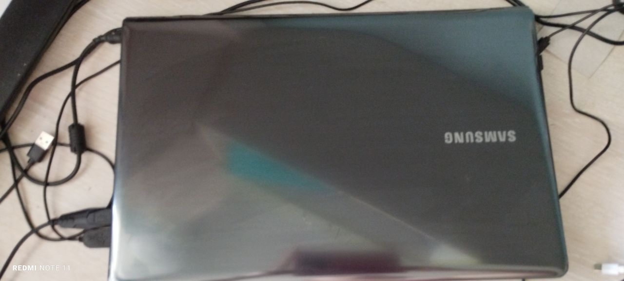 Ноутбук Samsung и Lenovo
