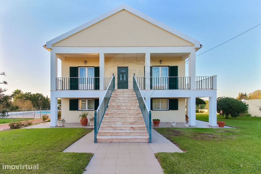 Moradia T5 para venda