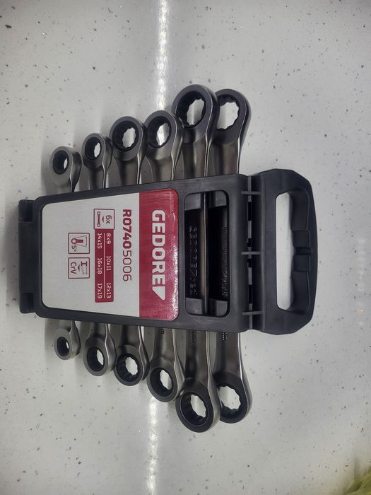 Klucze płasko oczkowe z grzechotką Gedore