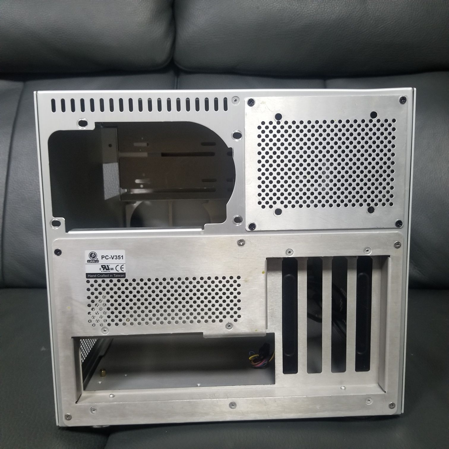 Корпус Lian Li PC-V351