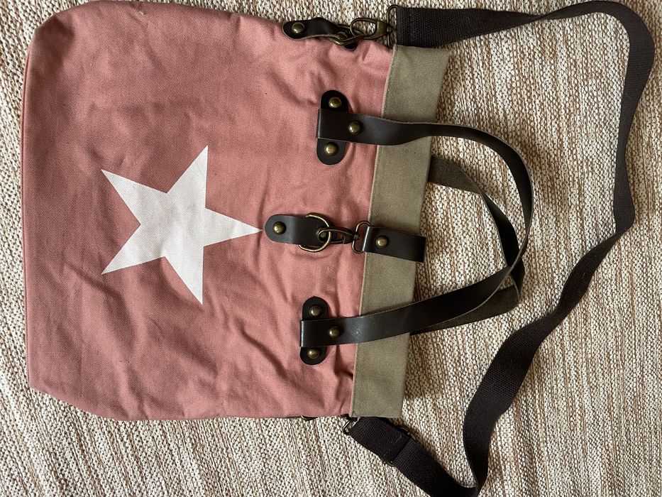 Стильная сумка-тоут Vera Pelle с кожаными вставками и звездой