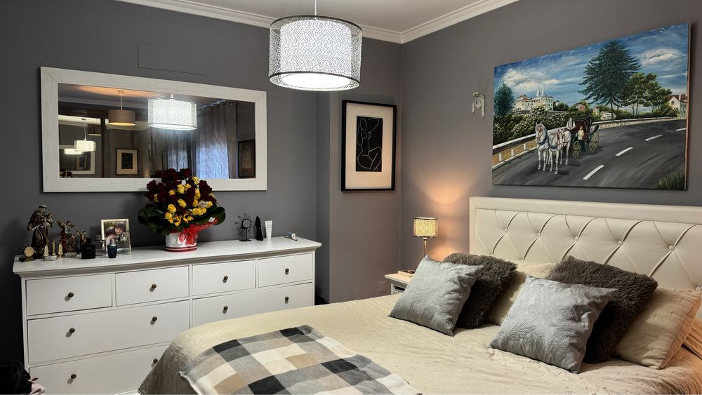 Moradia isolada T7 no Lourel-Sintra, no piso -1, tem um apartamento T2