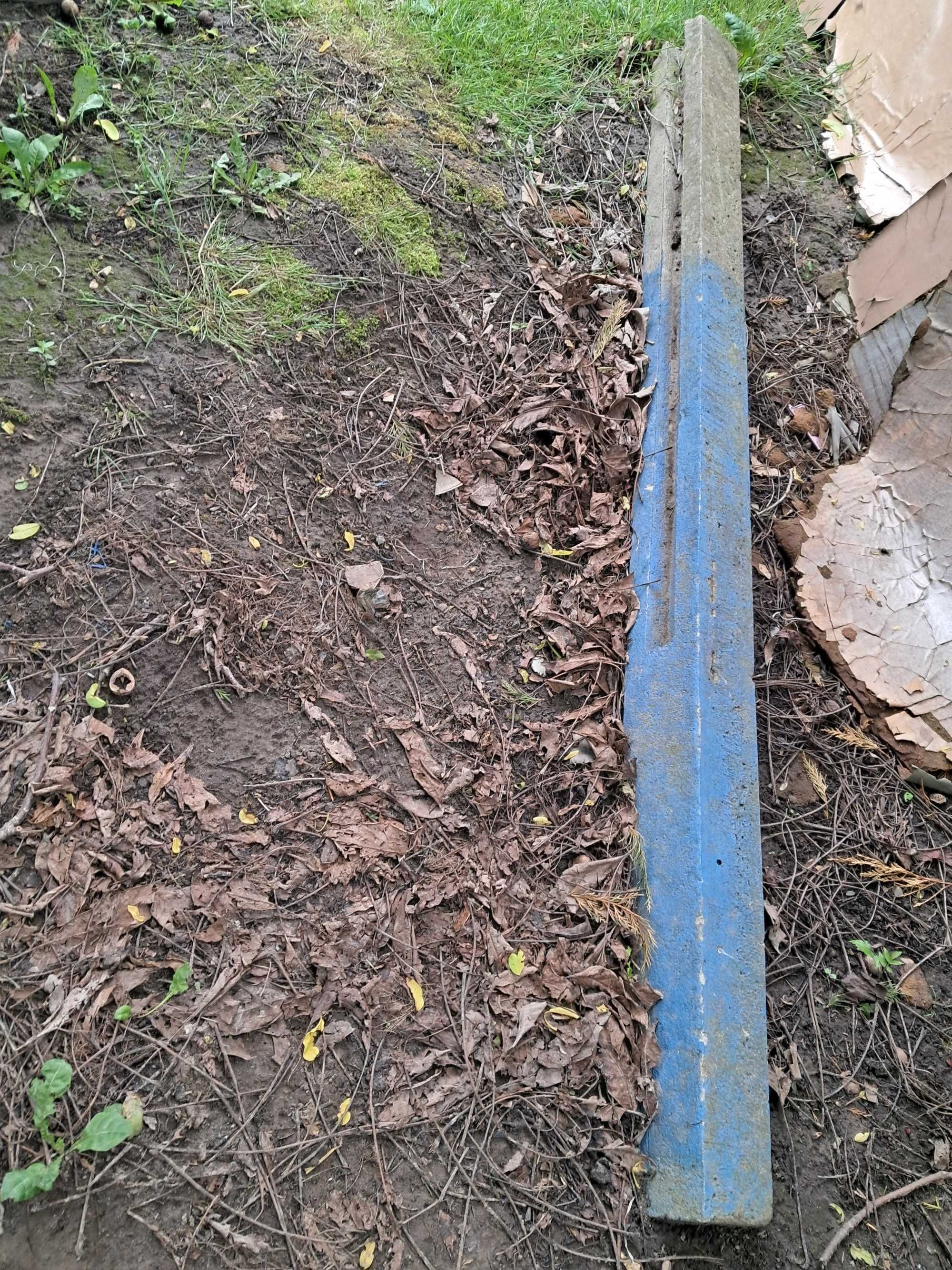 Słupek betonowy 220 cm