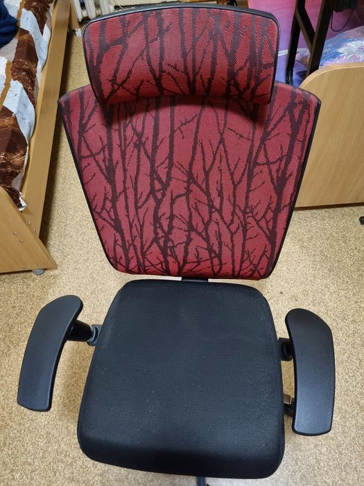 крісло для офісної роботи та навчання
