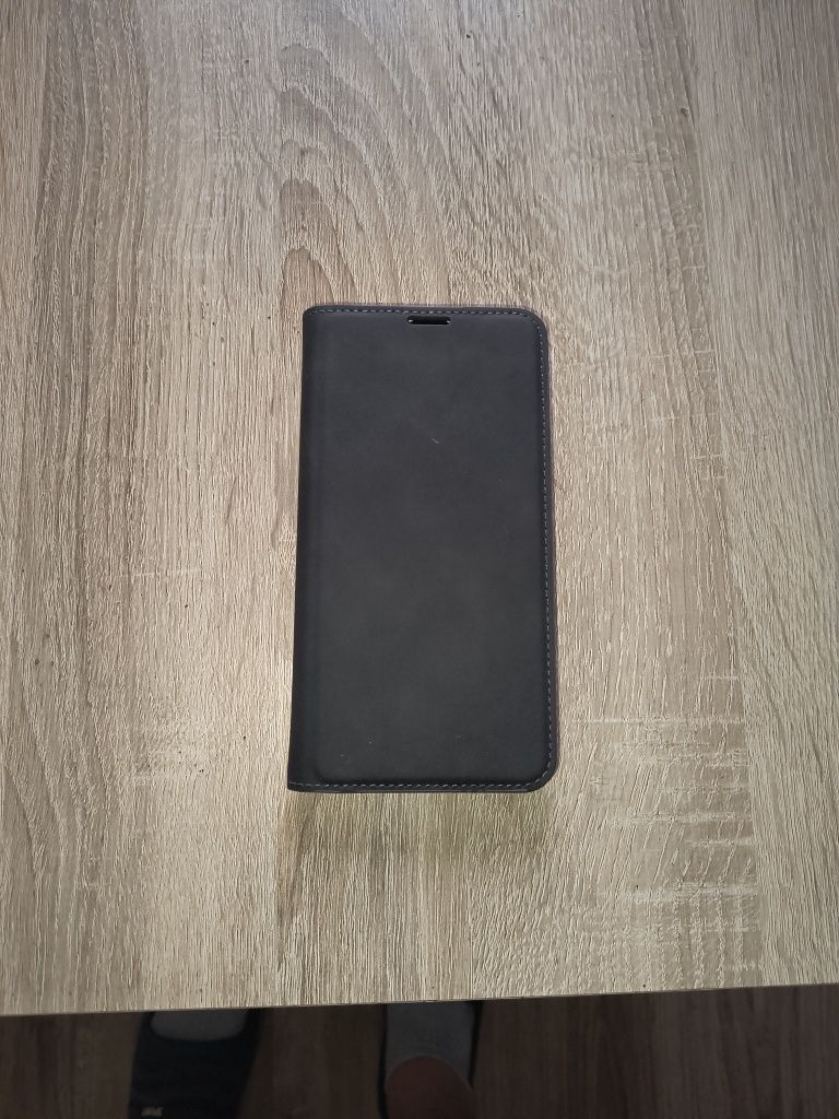 etui na telefon.