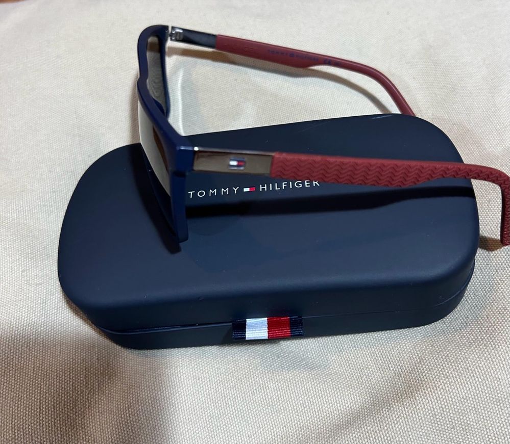 Oculos de sol homem / Tommy Hilfiger