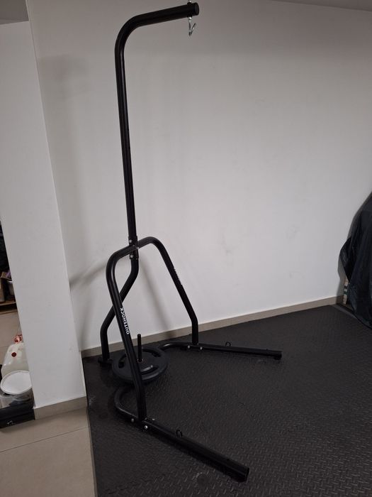 Suporte autoportante saco boxe.
