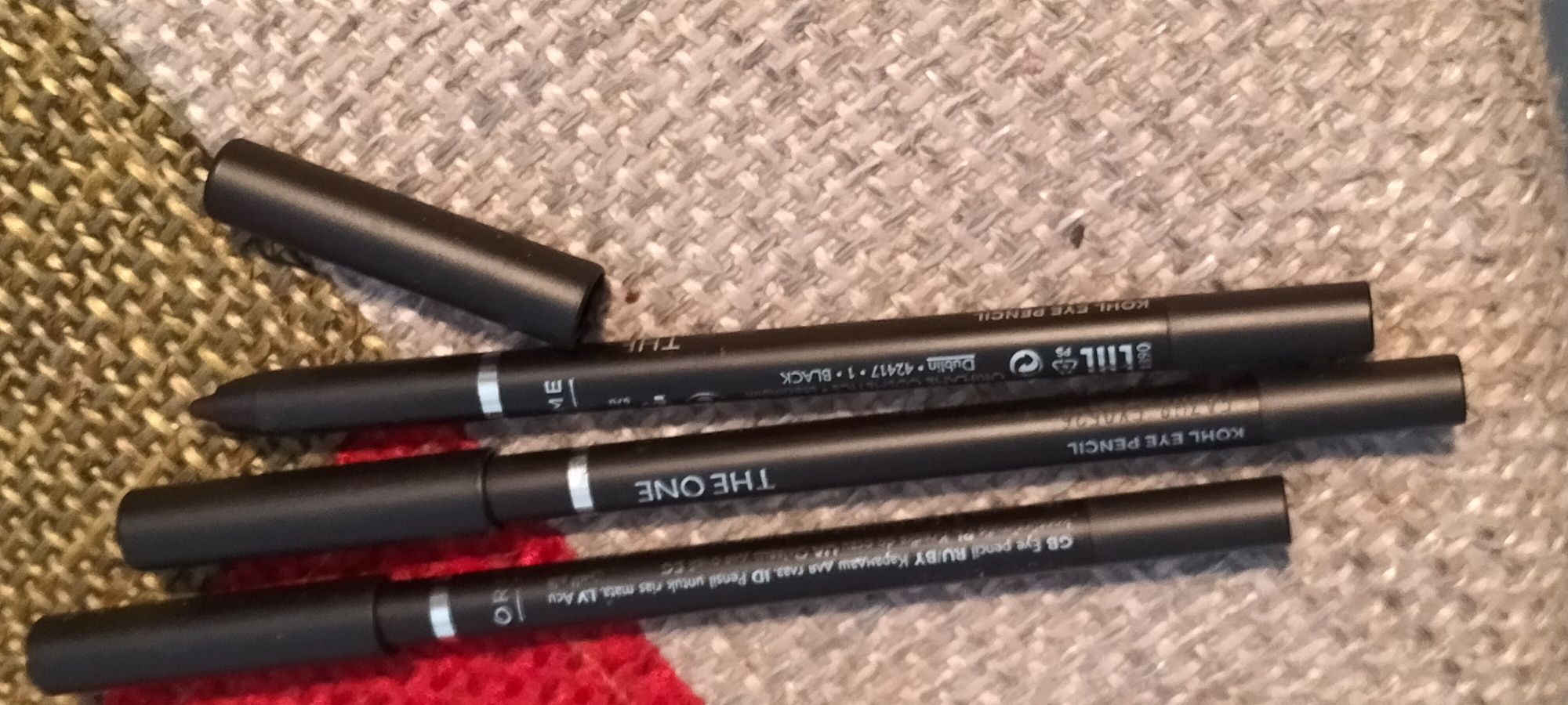 Czarna kredka do oczu wysuwana,1,1g Oriflame