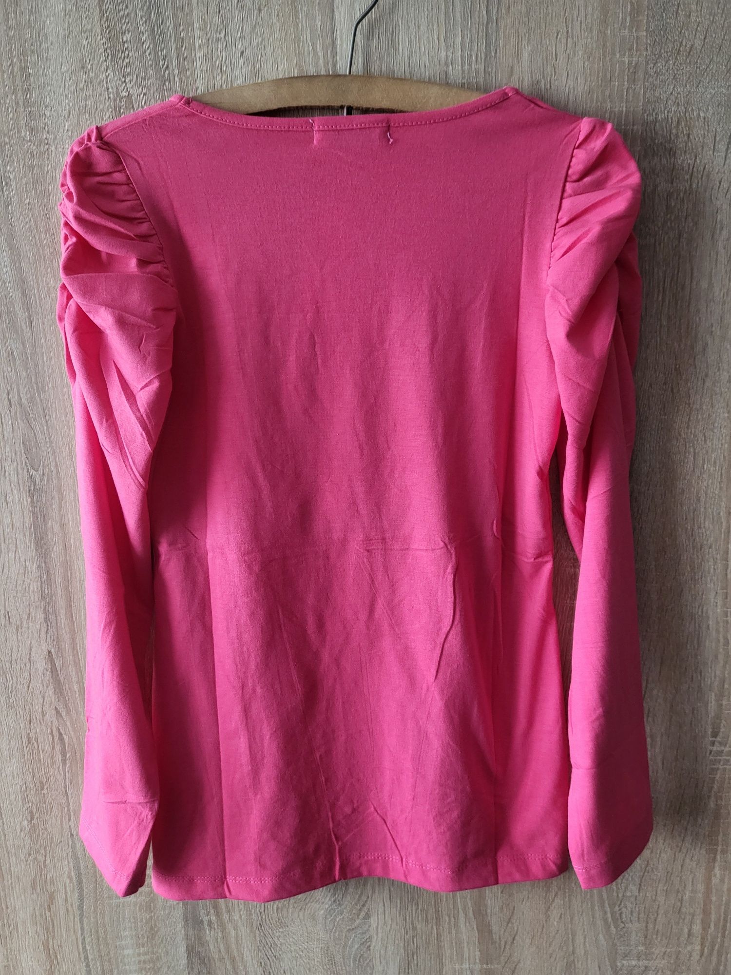 Śliczna Nowa bluzka Różowa z aplikacją Thu Collection