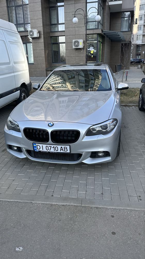 Авто BMW 528i 2015 рік
