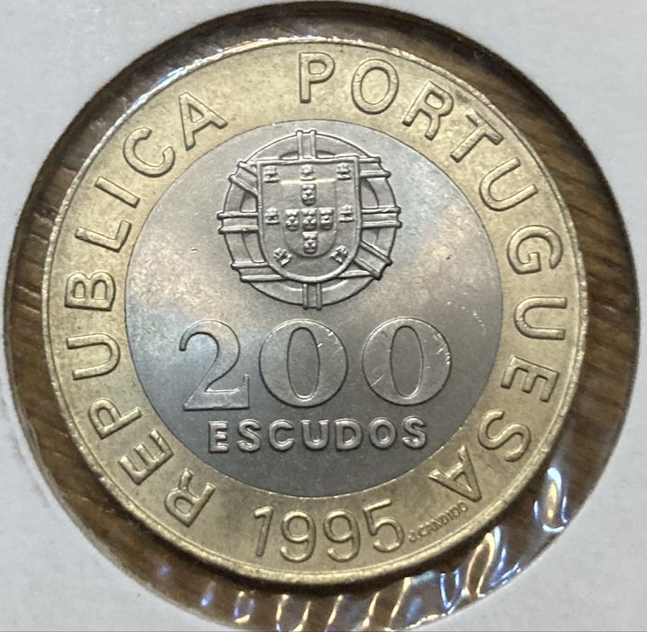 4 moedas de 200$00 bi-metálicas comemorativas