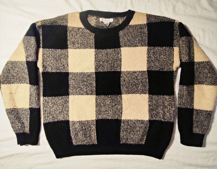 Светр для дівчинки.