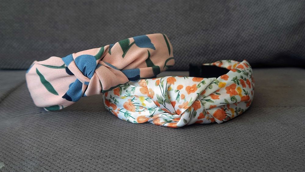 Opaska na głowę pudrowy róż w kwiaty pin up hand made