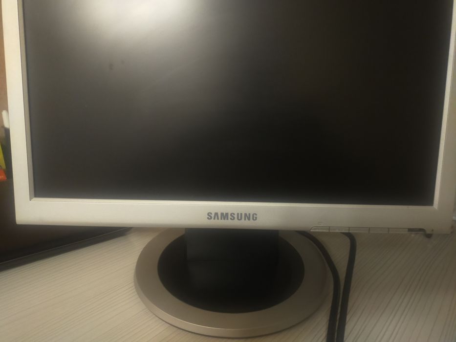 Монітор Samsung SynsMaster 913N