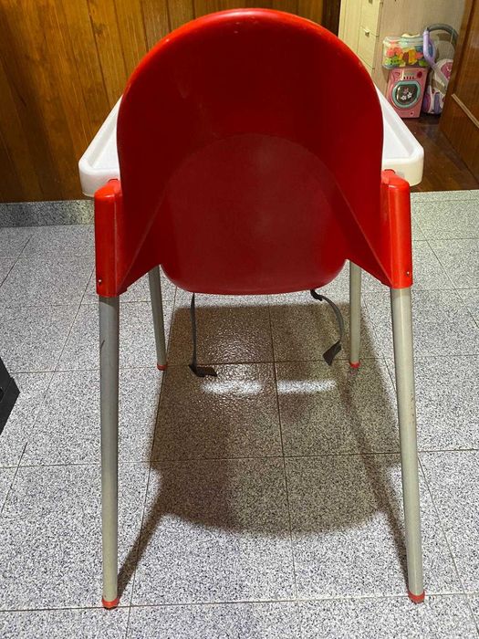 Cadeira de refeição para bebé