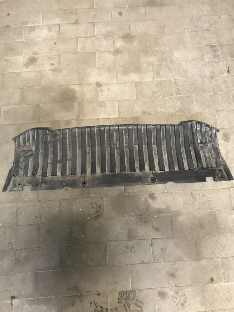 Audi A5 OE osłona pod zderzak
