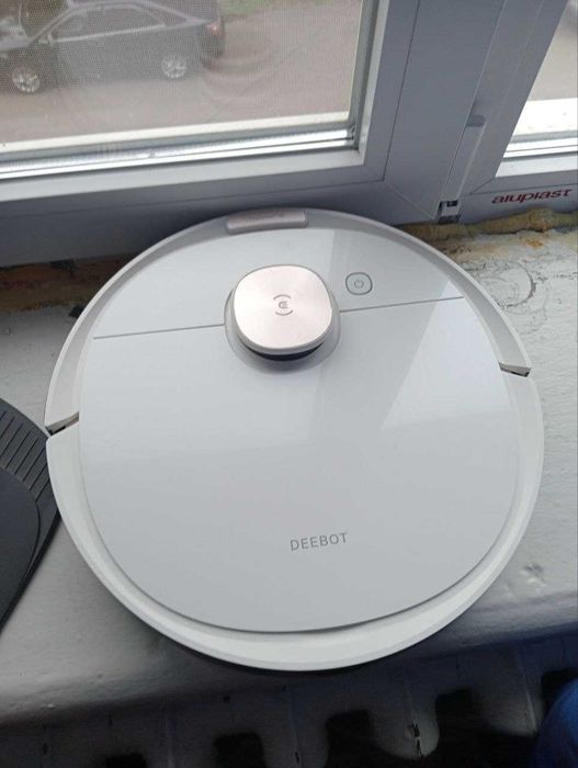 Робот пилосос Ecovacs Deebot OZMO T8 plus зі станцією автоочищення