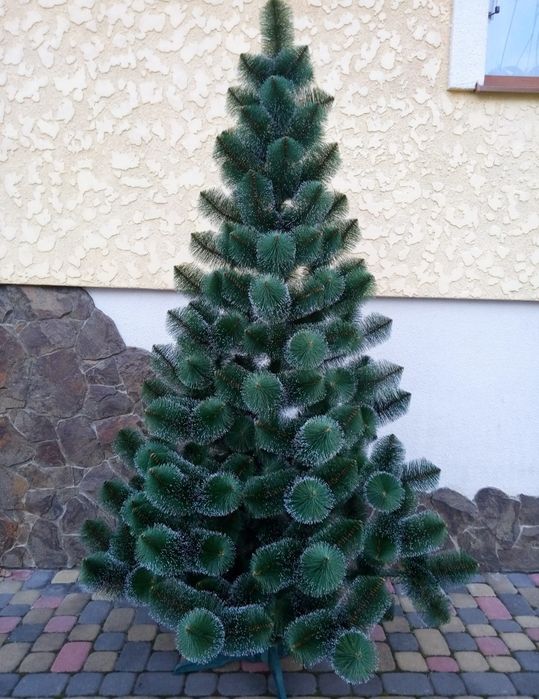 Пропонуємо Штучні ялинки