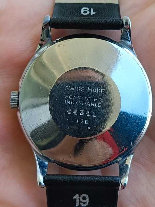 Monte Valjoux 90 Triple Date Moonphase