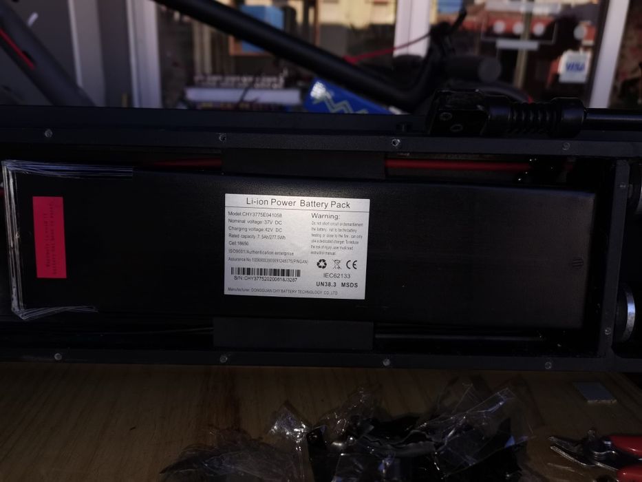 Venden-se uma trotinete elétrico da marca Zwheeel E9 Zilion X8.5 350.
