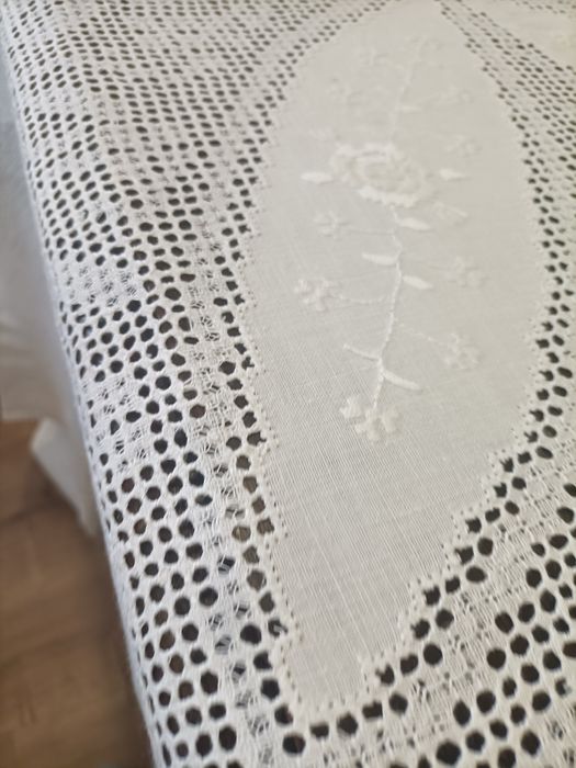 Toalha em Linho de Crivo em ótimo estado
240*160cm