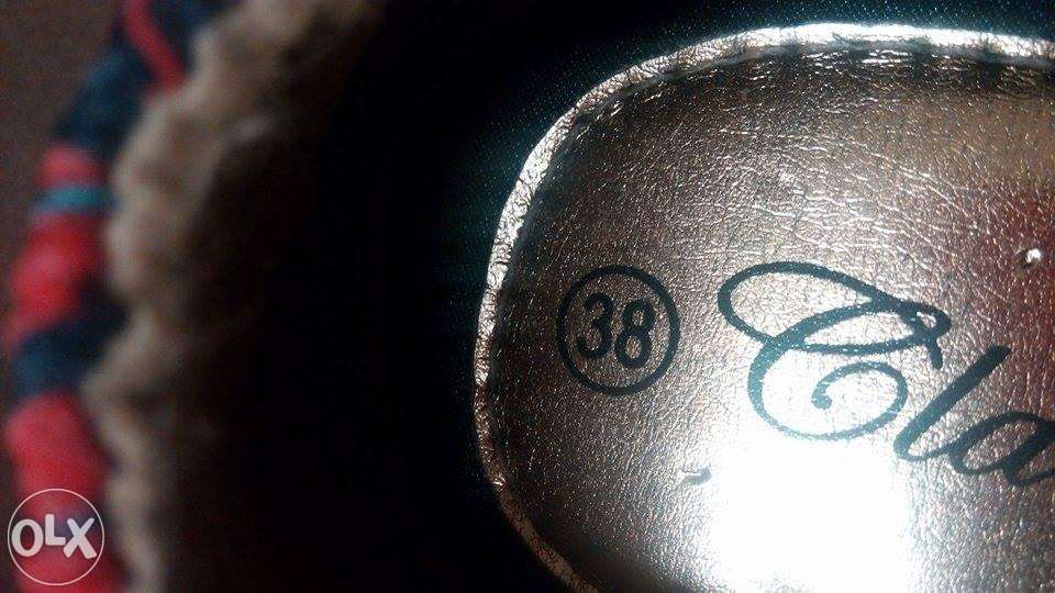 Sandálias padrão N.º38