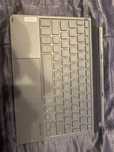 Klawiatura do iPad 7/8/9 Air 3 Pro Logitech Combo Touch (Logitech)