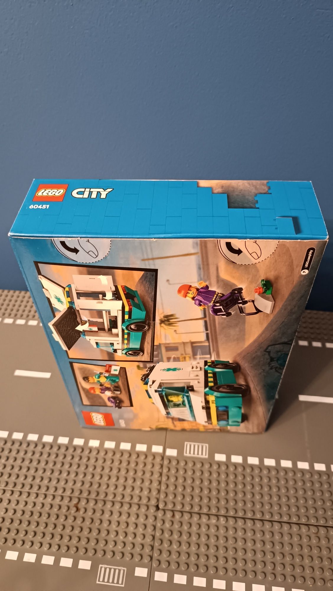 LEGO 60451 karetka pogotowia - emergency ambulance