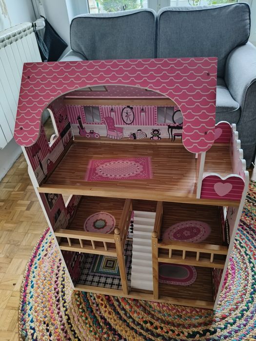 Domek dla Barbie + mebelki