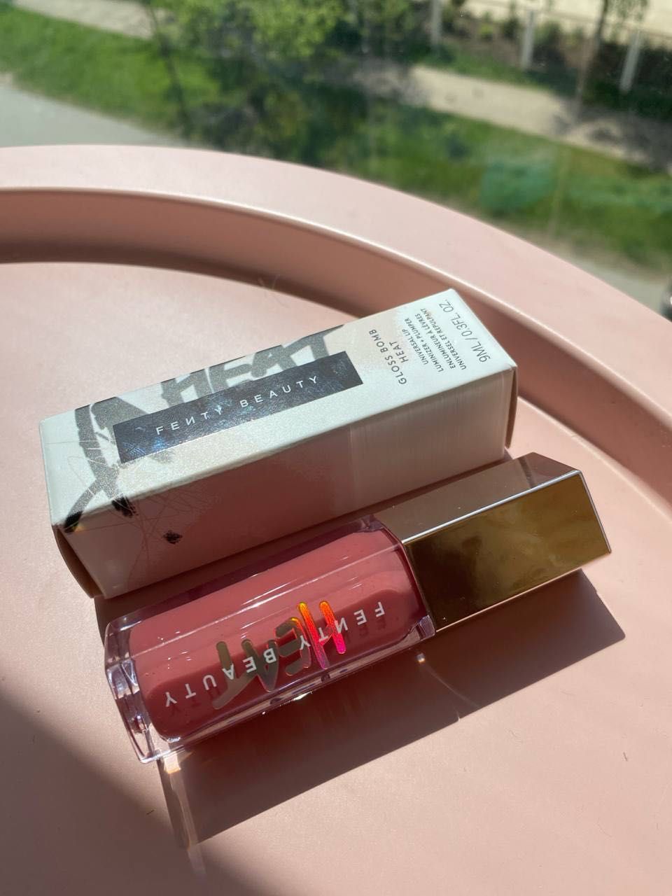 Блиск від Fenty Beauty