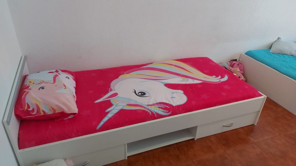 Cama solteiro 90x200 com colchão