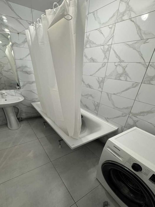 1к! квартира, ЖК Садовий, 1/9 поверх, 43 м2, євроремонт, все залишають