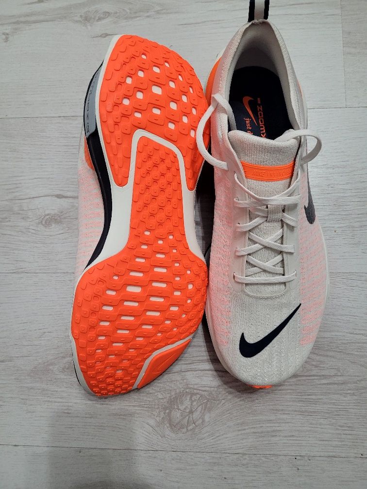 Кроссовки NIKE ZoomX INVINCIBLE RUN 3 нові original