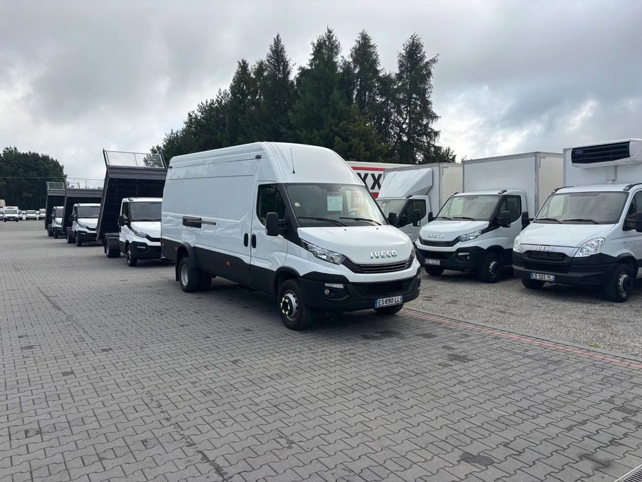 Iveco 70c18 72c17 65c15 50c17 50c15 35c15 35c14  IVECO DAILY 70c18 Blaszak MAX 3.0 kat. B 3.5T MALY PRZEBIEG !!