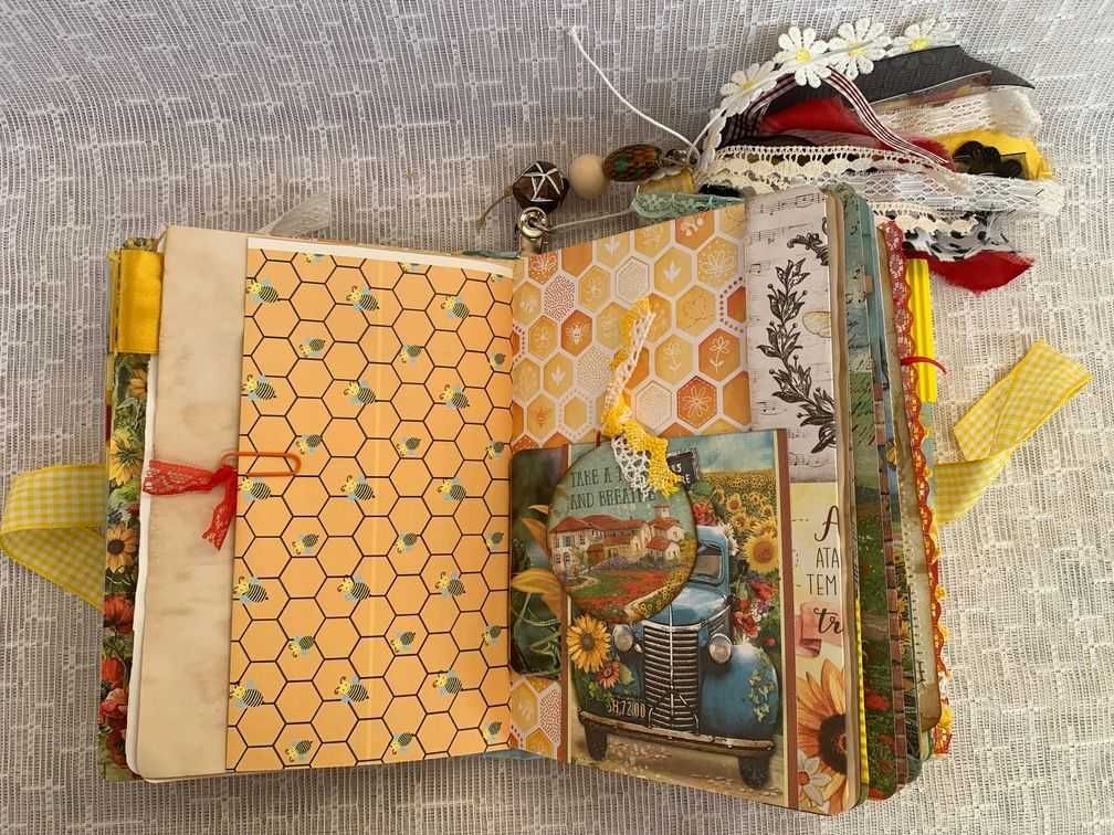 Junk journal ABELHAS e GIRASSÓIS Handmade