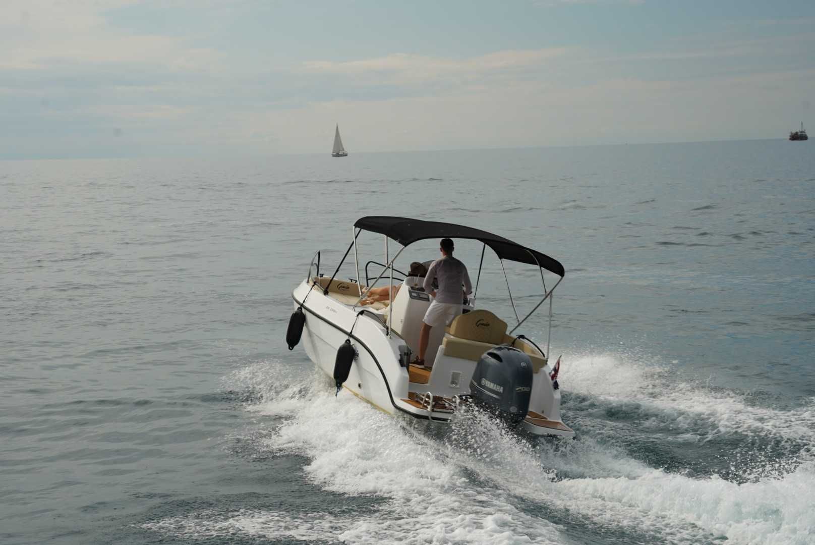 Nowa łódź: Gaia 22 OPEN dł.6,68m (7,18m) - dla 10 osób - boatcenter.pl