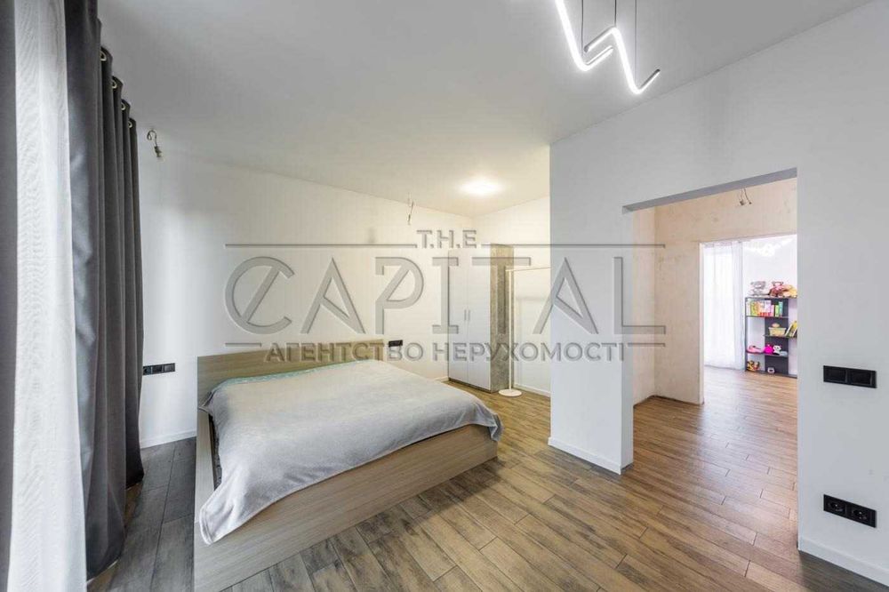 Продаж Дуплекс, Солом'янський район, пл. Шевченка, 180 м2