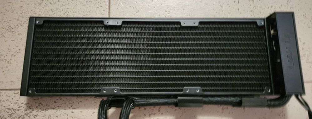 Водяное охлаждение Lian Li HydroShift II LCD-C 360 N Fanless (СЖО)