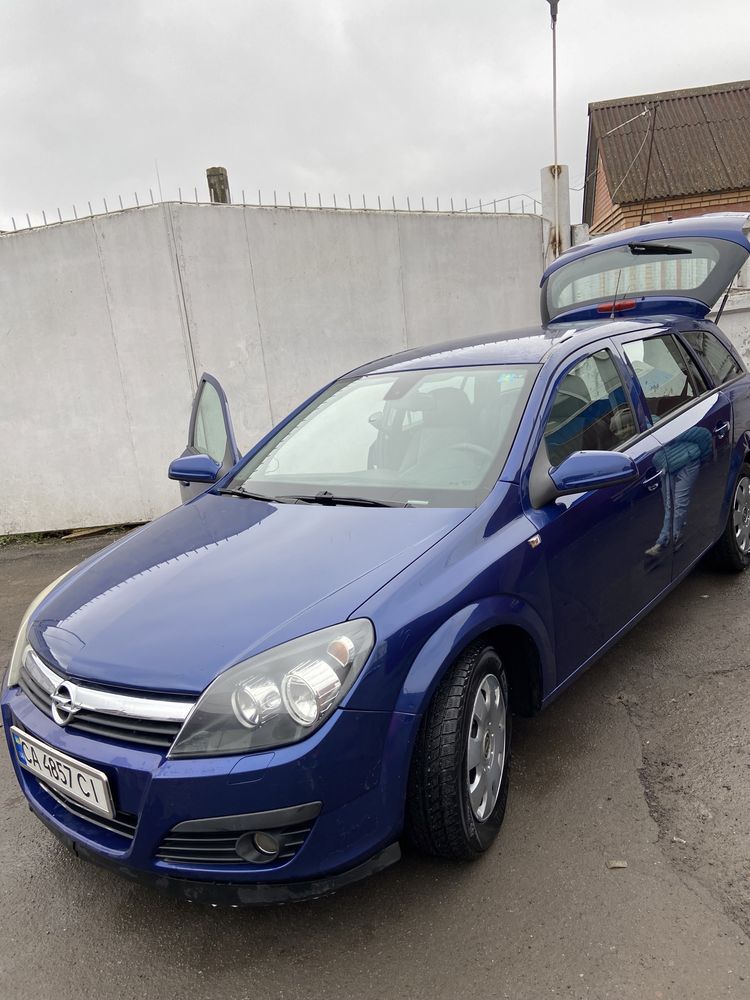 Opel Astra H класна машина