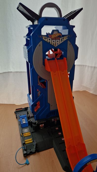 Mega Garagem Hotwheels