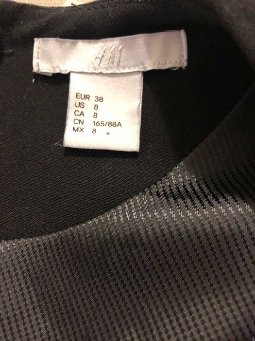 Czarna elegancka biurowa sukienka H&M r. 38