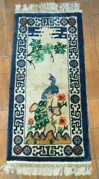Lindo tapete asiático "pavão "em seda feito à mão